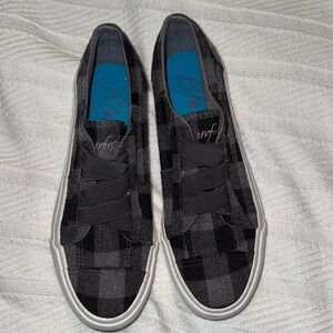 NWOT Blowfish Gray And Black Plaid Slip On Sneaker